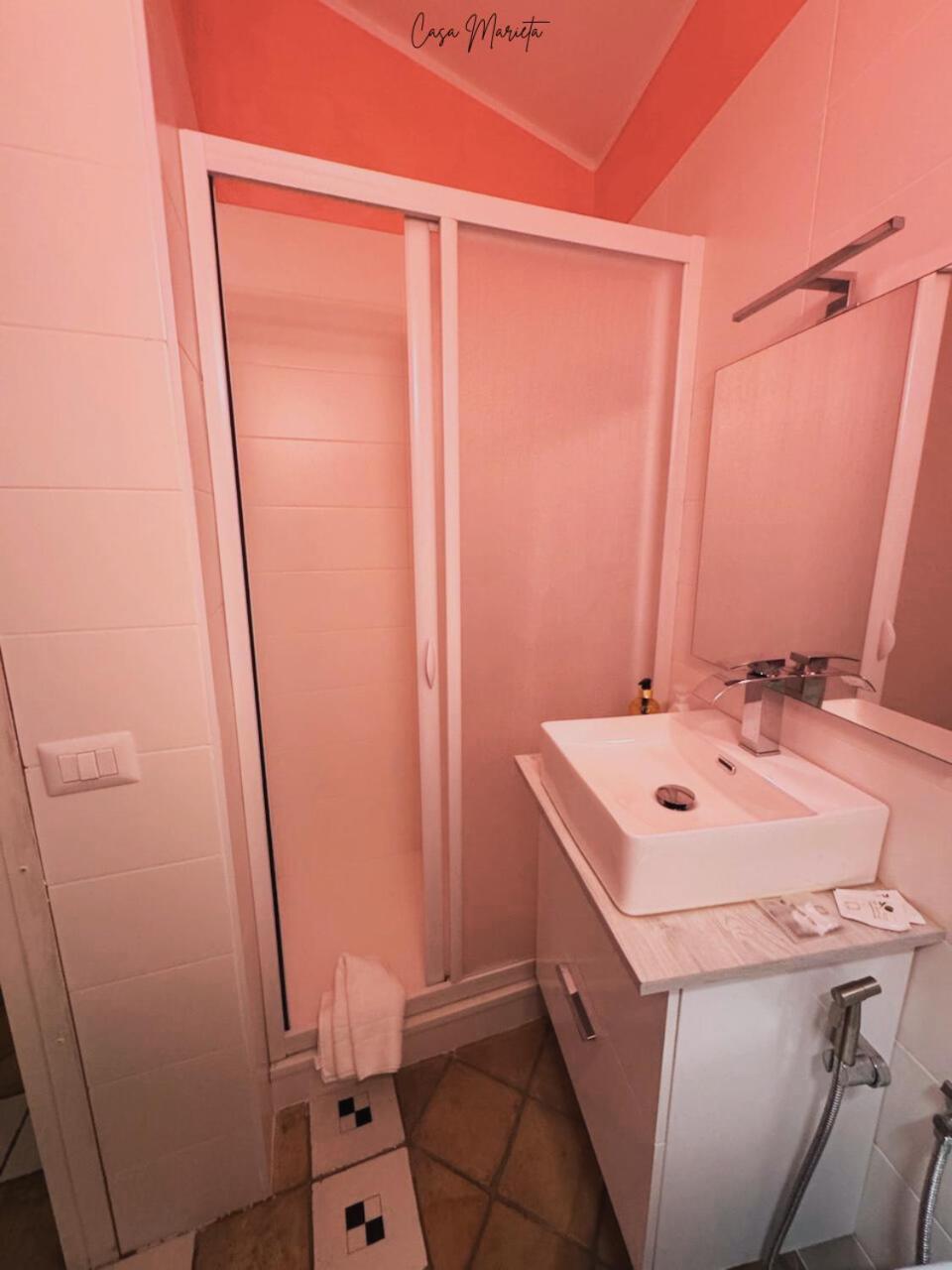 Marieta Rooms Sarzana Eksteriør billede