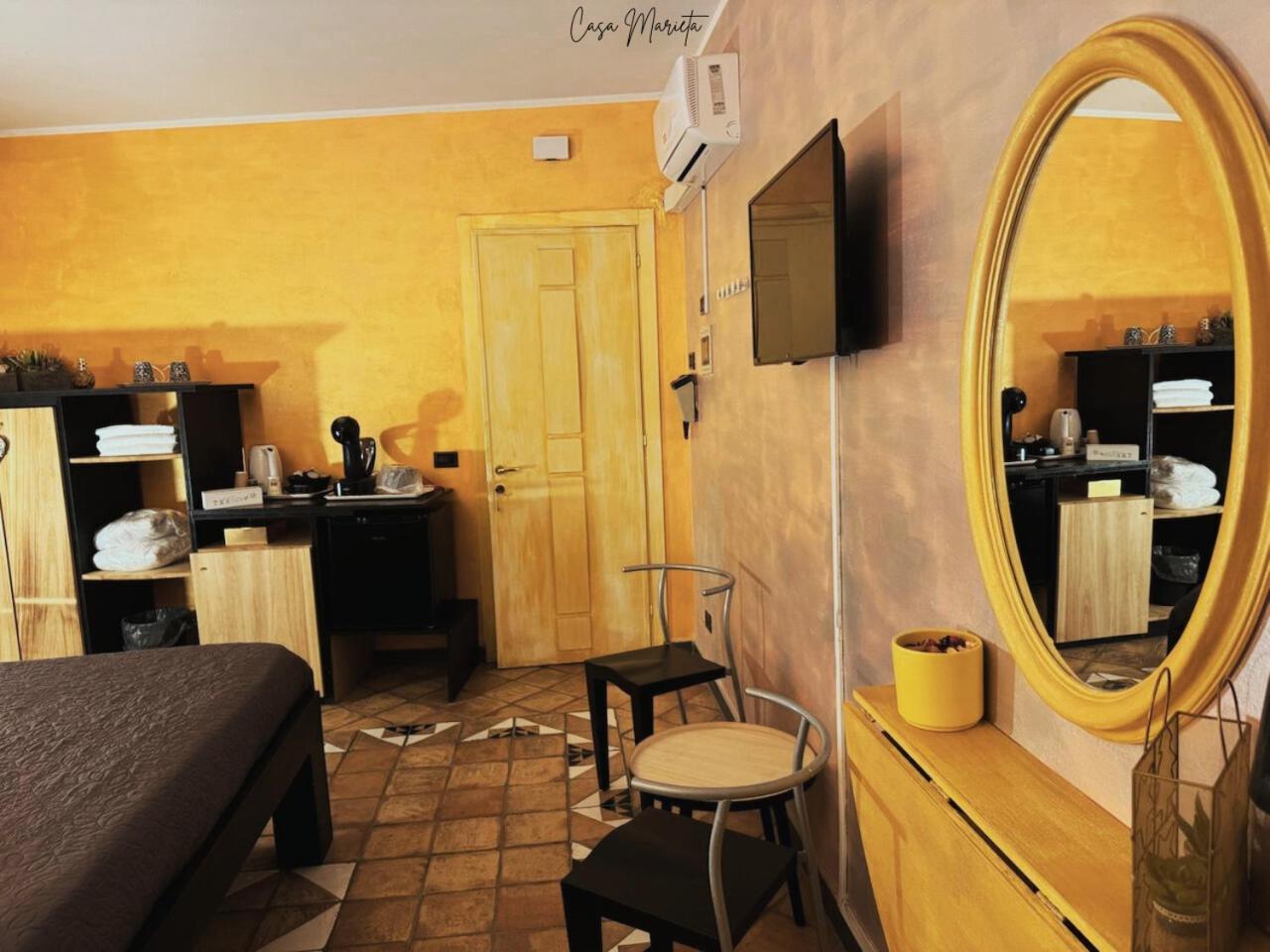 Marieta Rooms Sarzana Eksteriør billede